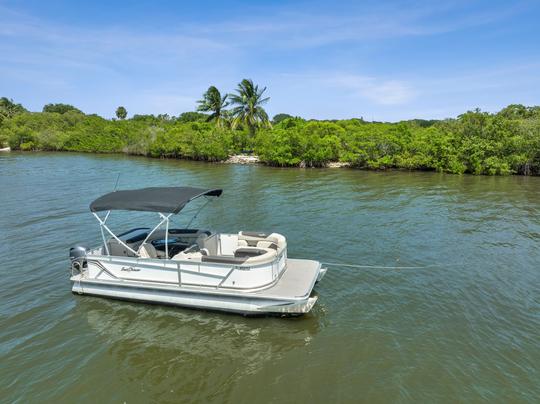 Belo barco flutuante de 23 pés 