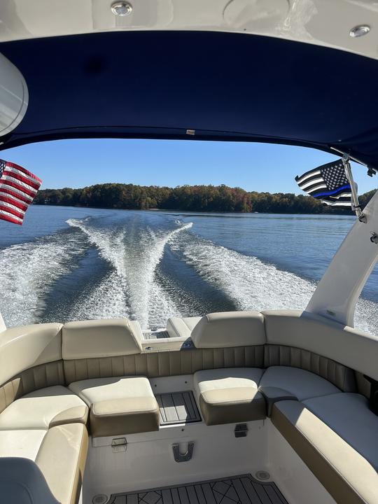 Enjoy Lake Norman w/ this Luxury Boat (Driver Included👨‍✈️) 