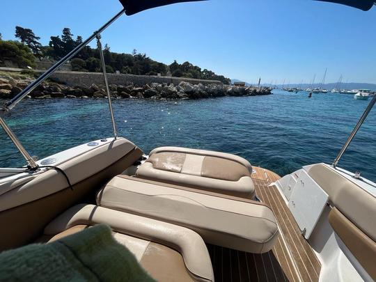 Beautiful Four Winns 258 Vista Gen 2 for Cruising in the French Riviera