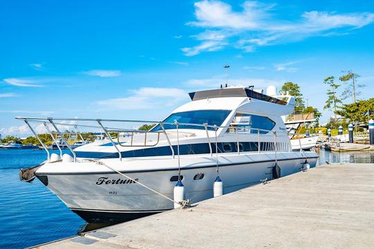 36ft Fortune Oceanic Flybridge Yacht Rental in Rio de Janeiro, Brazil