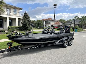 Bass Fishing Boat in St.Cloud on Big Lake Toho - 2025 Ranger Z520R