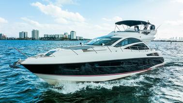 75' New Sunseeker Manhattan Mega Yacht in Miami