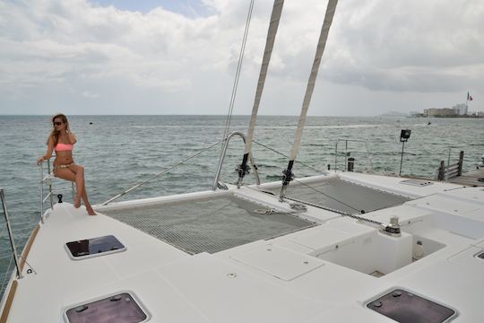 52ft  Luxury Catamaran Private Charter / Capacity 45 people