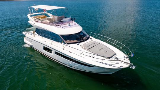 Prestige Yacht 500 Fly + Tapete flutuante de 52 pés + Piscina flutuante