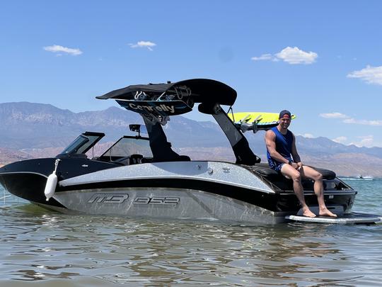 Bateau de surf professionnel neuf - MB 23' - jusqu'à 12 personnes