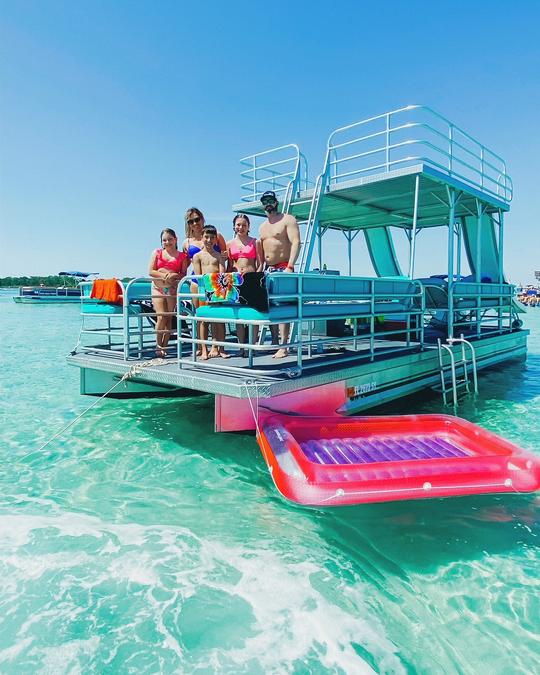 Barco flutuante de dois andares em Fort Walton Beach!