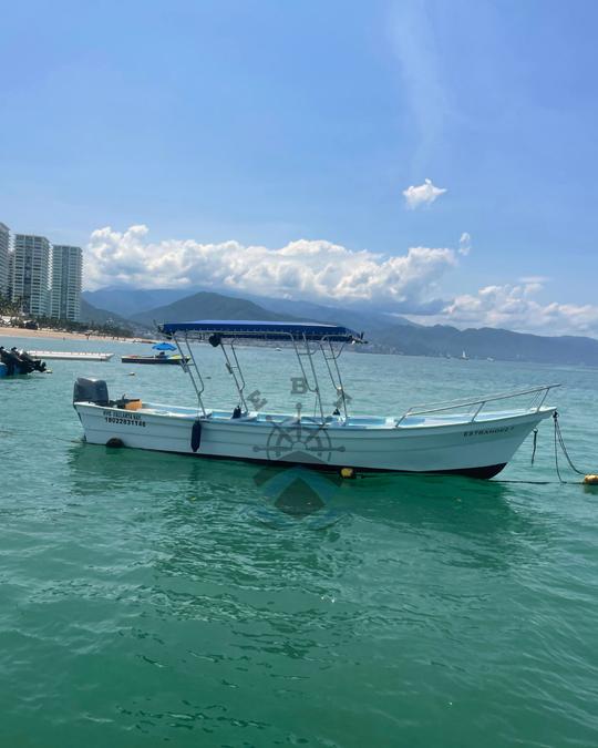 PASEOS EN BARCO EN PUERTO VALLARTA A BORDO DE ESTA «PANGA» 