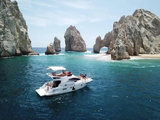 Magnifique yacht à moteur Azimut de 38 pieds à Cabo San Lucas