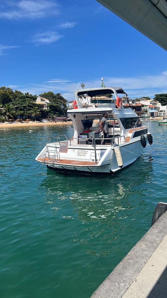 Alquiler de yate a motor Cacau Cobra Capri de 32 pies en Buzios, Río de Janeiro, Brasil