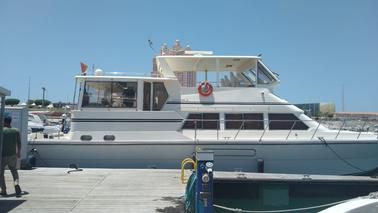 50ft Luxury Motor Yacht in Abu Dhabi for 10 Guests!