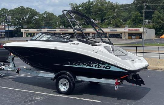 YAMAHA AR190 Bowrider Boat for Rent at Lake Lanier