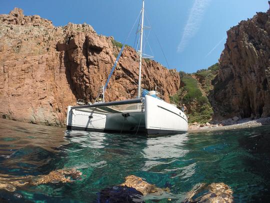 Catamaran Ionian Islands - Greece wtih shipper