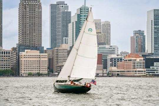 Hinckley Pilot 35 Classic Sailboat in the Heart of NYC.