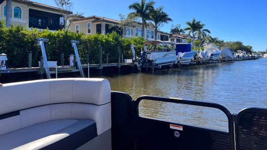 23ft Godfrey Marine "White Pearl" Charter in Naples. FL