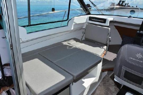 Jeanneau NC 695 Sport Cruiser entièrement fermé