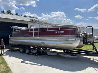 24' 12 Person Capacity Pontoon Boat - Torch Lake - Great Sound System