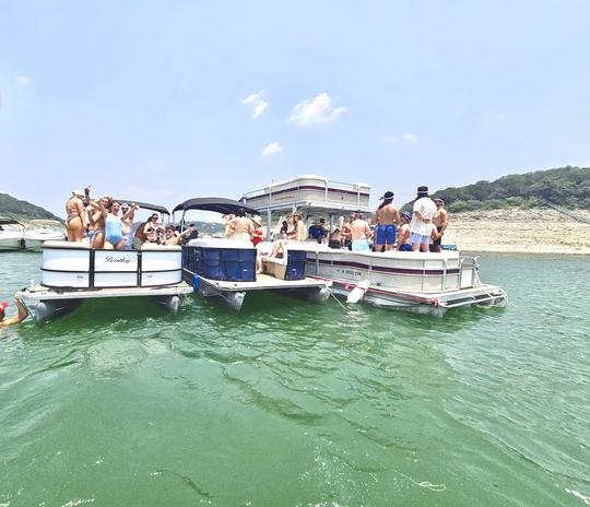 Hermoso pontón Bentley 240 negro para 15 huéspedes en el lago Travis