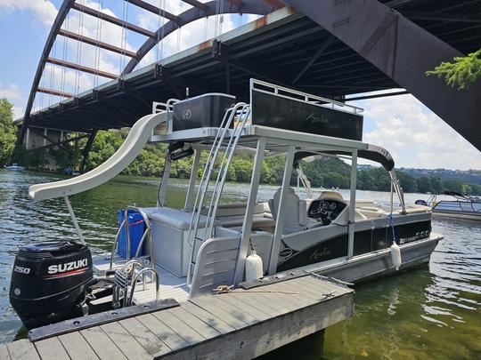 Ponton à deux étages de 28 pieds avec toboggan -Party Cove- Lake Austin 