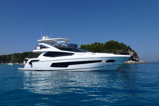 Sunseeker de 75 pieds avec Flybridge (jusqu'à 12 invités)