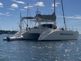 Amazing Blue Lagoon 42 TPI Catamaran for Sailing Trip