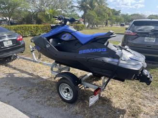 Moto acuática Sea-Doo 2023 de 2 plazas con Bluetooth y remolque: ¡Diversión en Fort Lauderdale!