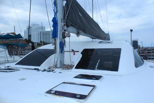 Alquiler de catamarán privado de 55 pies para hasta 55 huéspedes en Cancún, Quintana Roo