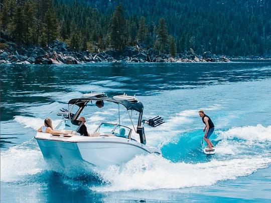 🏖️ ¡Es hora de la fiesta! Barco de surf premium, tubo, wakeboard 🏄🏼‍♀️