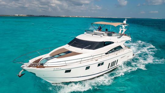 Fairline Squadron 70 ft: el mejor alquiler de yates de lujo en Cancún