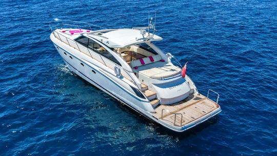 Alquiler exclusivo del megayate Princess V56 Power en la Costa Azul, Francia 