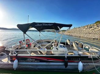 Pontoon Boat for Charter up to 9 people in Texas