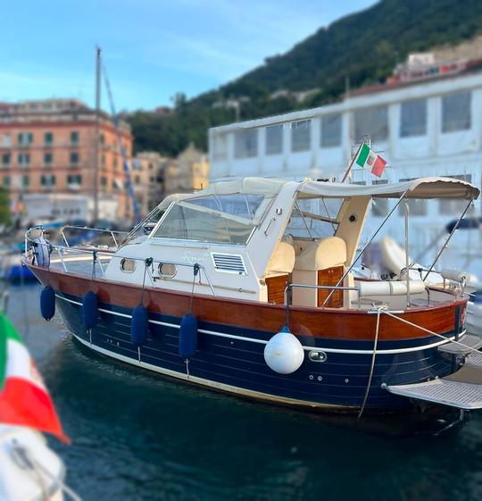 Visite de la côte amalfitaine à bord d'un élégant bateau Apreamare 10