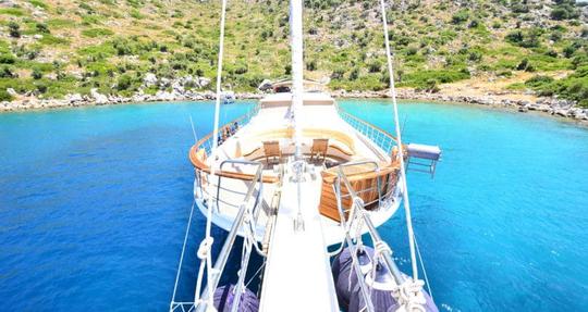 Beautiful Huge 105ft Lüx Gulet for 12 guests