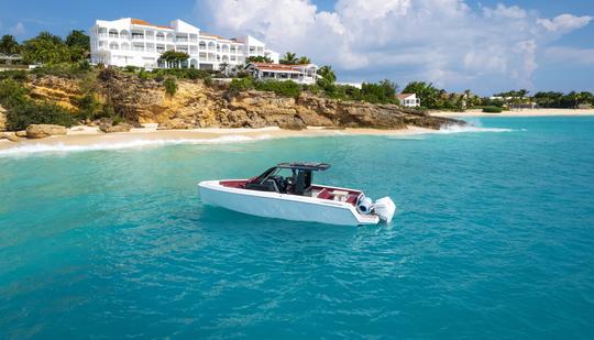 Location d'un bateau à moteur de luxe SCHAEFER V33 de 34 pieds au départ et à destination de Saint-Barthélemy 