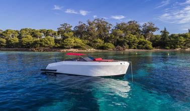 Mazu 38 Motor Yacht Rental in Cap-d'Ail, Provence-Alpes-Côte d'Azur