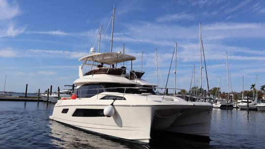 Location de yacht Aquila « A Lil Bit Nauti » de 44 pieds à Palmetto, en Floride