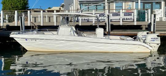 Twin Vee 26 idéal pour la plongée sous-marine, la plongée avec tuba, la pêche, le homard ou le banc de sable