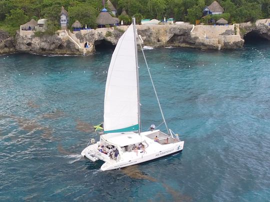 Experiencia en catamarán de 2,5 horas en Montego Bay