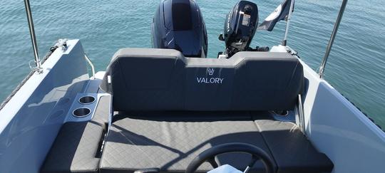 Valory 525 Premium Boat Rental without license