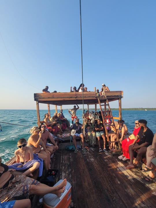 Experimente a beleza da praia de Kendwa e Nungwi com um cruzeiro de barco local ao pôr do sol