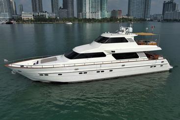 82 Horizon Flybridge en Miami 