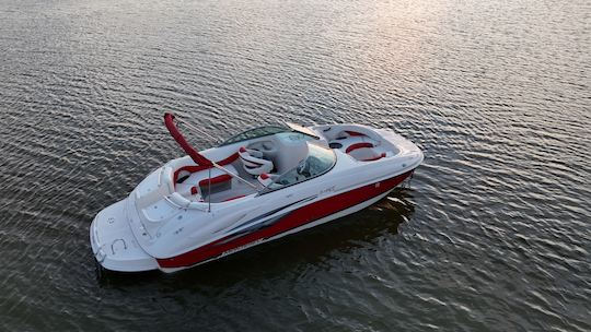 Spacious Deck Boat for up to 10 passenger in Lake Conroe, TX