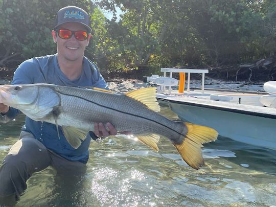 Charter de pesca en los remansos de Nápoles, 4 horas y medio día