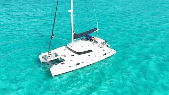 Fretamento privado de catamarã de luxo de 60 pés/capacidade 70 pessoas