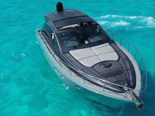 60 ft Pershing Exodus Yacht in Cancún, Quintana Roo