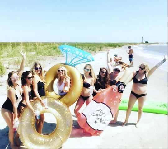 Festas de despedida de solteira e viagens para grupos grandes (excursões à maré) em Folly Beach