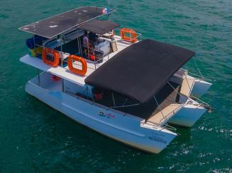 TRIMARAN "ESCANDALO LATINO" | Your option for a big party at Sea. 