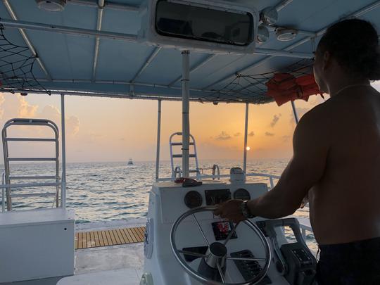 Location avec le capitaine Bibi à Grand Cayman (bateau de plus grande capacité)