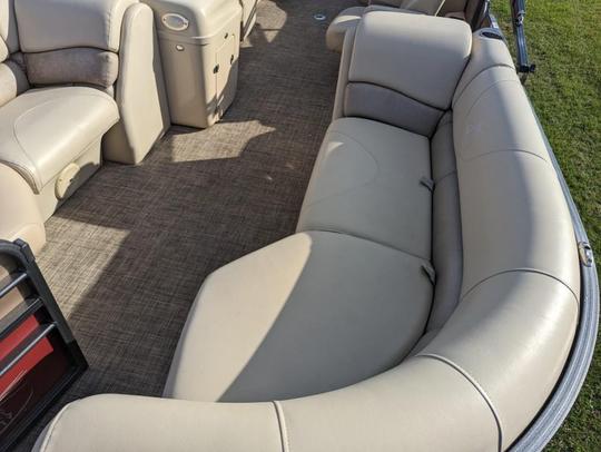 2017 Misty Harbour pontoon, bluetooth, dual Bimini. Come explore St Pete Beach