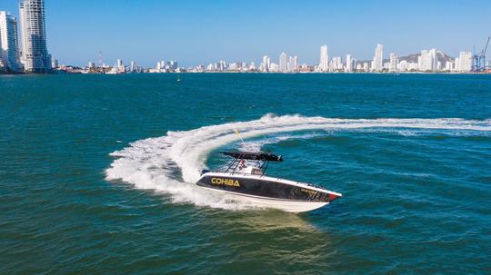 33-FOOT SPEED BOAT IN CARTAGENA FOR 12 PAX