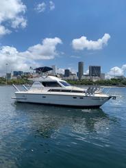 32 feet Jussara Oceanic Motor Yacht Rental in Rio de Janeiro, Brazil